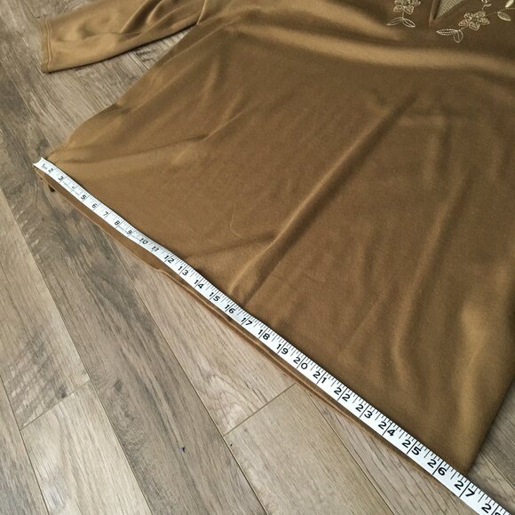 Vintage Alfred Dunner Doe Coloured Embroidered Sweater With Shoulder Pads - Picture 14 of 16